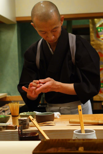 Hiro-san Making Toro Nigiri