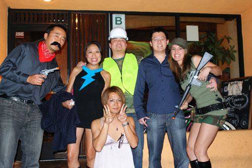 Musha Group Photo with Cross-Dressing Server