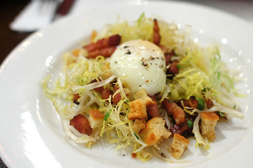 Salade Frisée aux Lardons