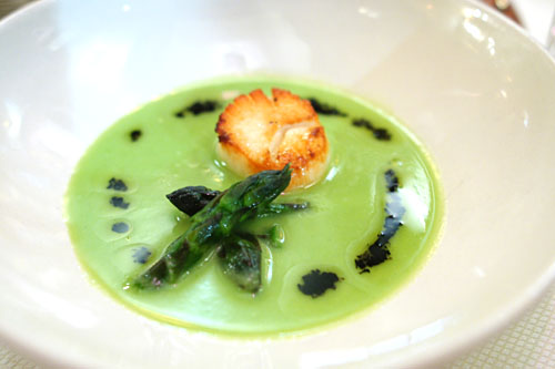 Chilled asparagus soup