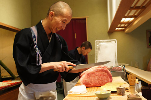 Cutting Kobe Beef