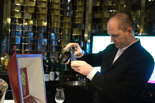 Pouring Louis XIII