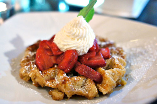 Liège Waffle with strawberries and whip cream