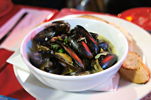 Berliner Weisse Steamed Mussels