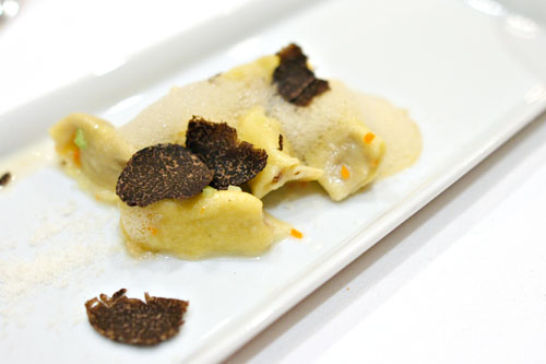 Raviolini del plin ai tre arrosti e tartufo