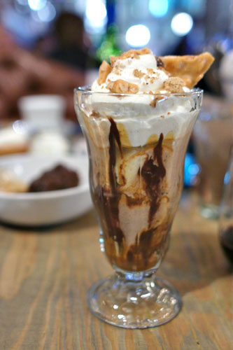 Cookie Milk Ice Cream Sundae