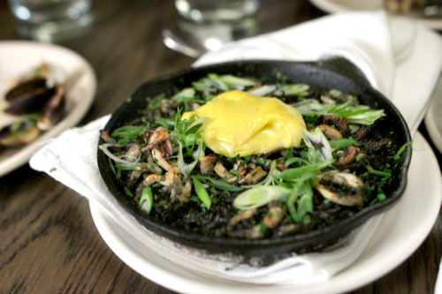 arroz negro, squid & saffron aïoli