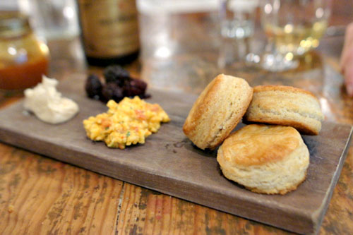 Butter biscuits & condiments