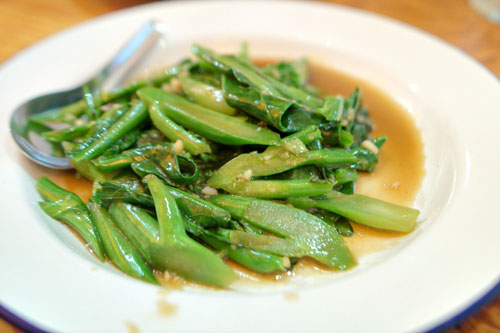 Pad pak kanaa, Chinese broccoli sautéed w/ garlic & chile