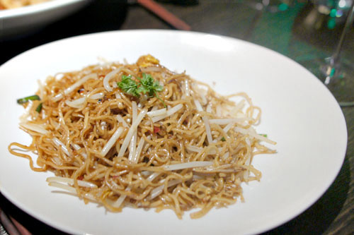 Hakka noodle with mushrooms and Chinese chive