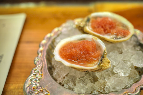 Kusshi Oysters, Horseradish & Tomato Vinegar Granita