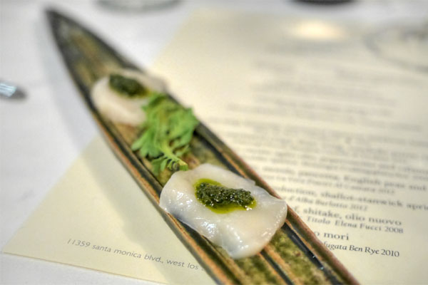 hokkaido scallop, chrysanthemum pesto