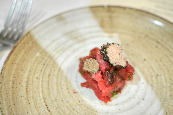 wild big eye tuna tartar, black truffle