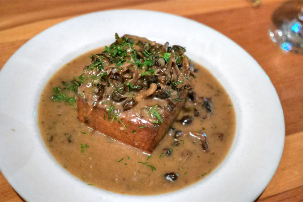 EGG-IN-A-HOLE MUSHROOM TOAST