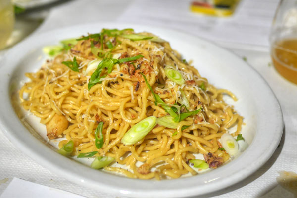 Now 'mo' garlicky!'+ w/ fresh noodles.. garlic noodles