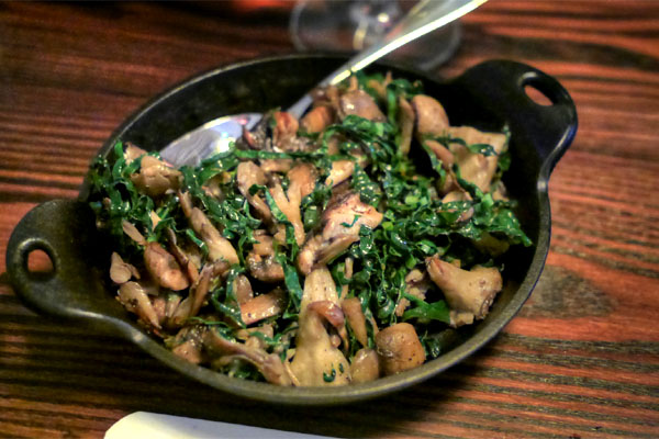 mushrooms and kale fricassee