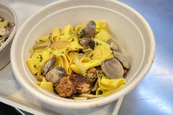 Steamed Clams & Pork Sausage