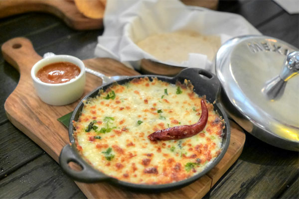 Queso Fundido al Tequila