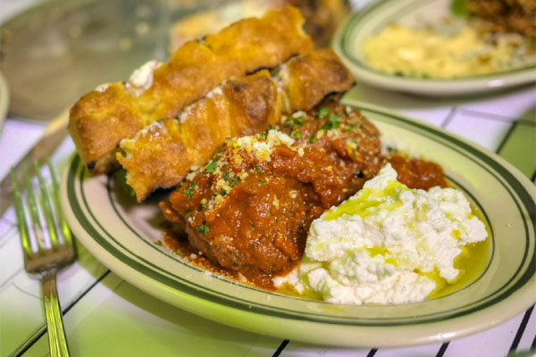 peter's meatballs, marinara, ricotta, garlic bread