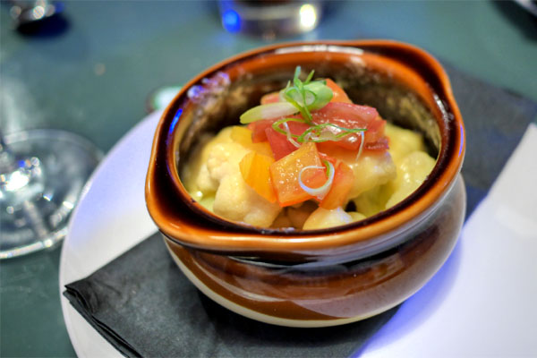 Steamed cauliflower, melted cheese / tomato relish