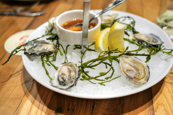 oysters, lemon, bread & butter mignonette - 6