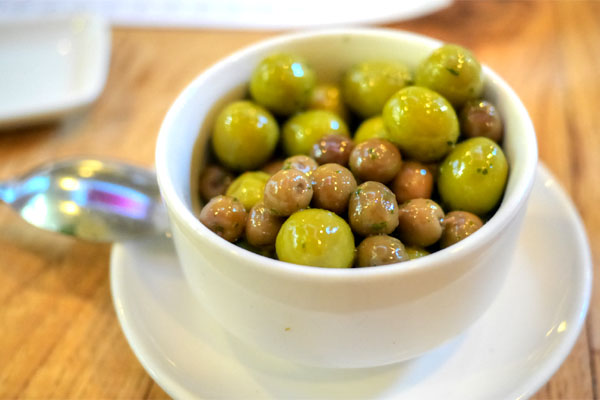 arbequena olives & manzanilla olives