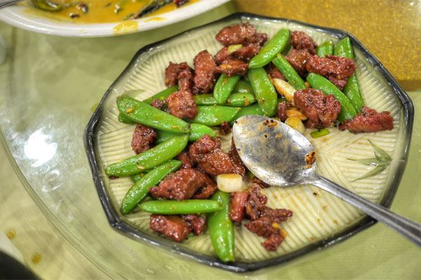 Black Pepper Beef with Snap Peas