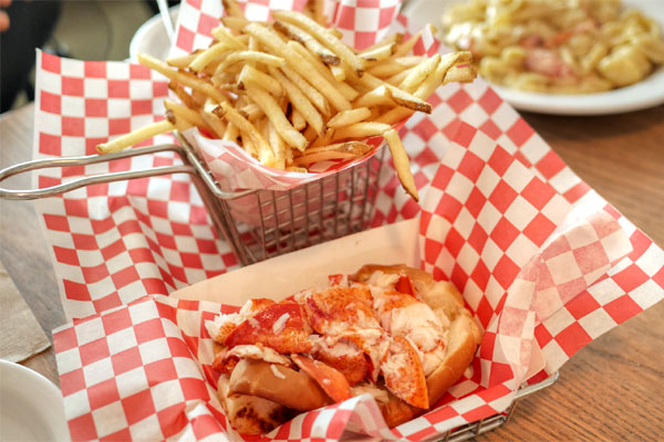 Lobster Roll (butter)