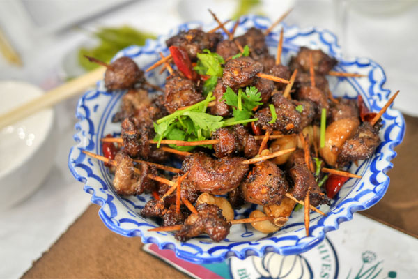 Thit Cuu Xien Que - Spicy Garlic Toothpick Lamb