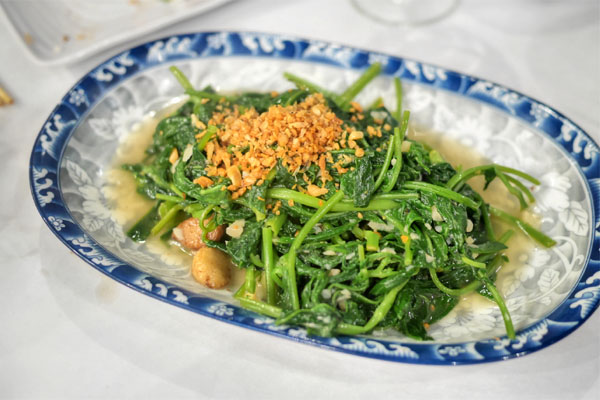 Rau Muong Xao Toi - Stir Fried Ong Choy with Garlic