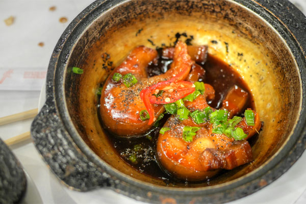 Com Chay Ca Kho To - Caramelized Catfish in Clay Pot