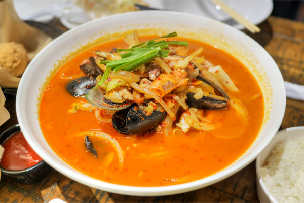 Spicy Seafood Soup Noodles