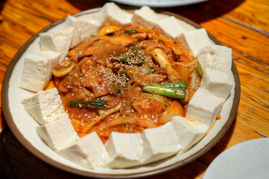 Steamed tofu & kimchi