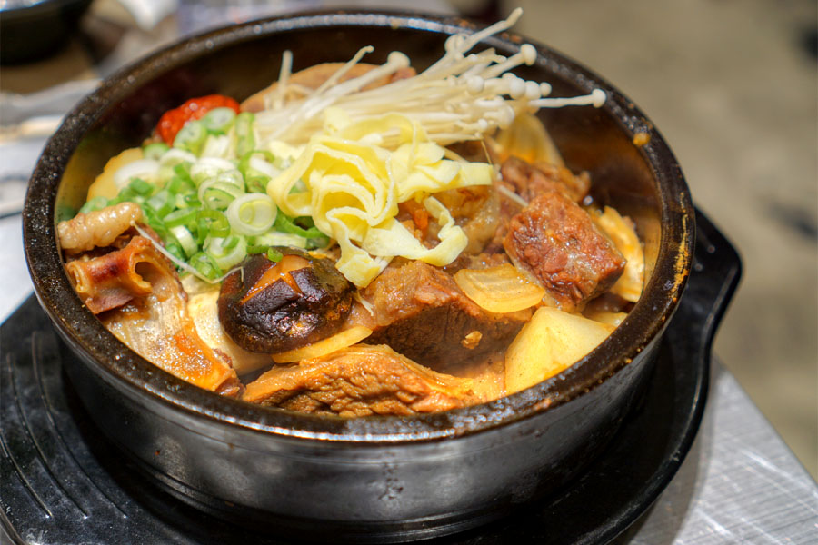 Steamed Beef Back Ribs in Large Bowl (Hot Spicy)