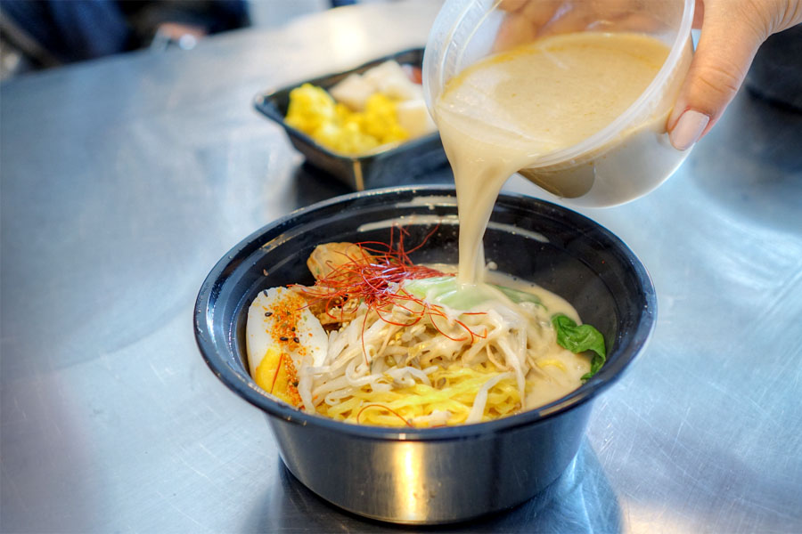 OG Ramen with Vegan Egg (Pouring Broth)