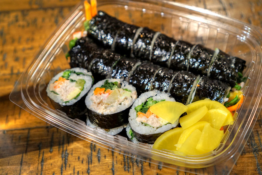 Mayonnaise Tuna with Vegetable Roll