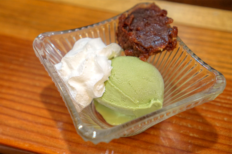 Ice Cream (Green tea) with Red Beans