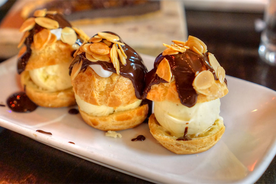 Profiteroles