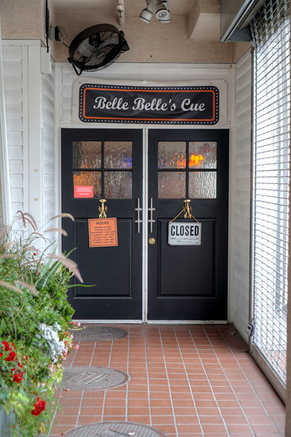 Belle Belle's Cue Entrance