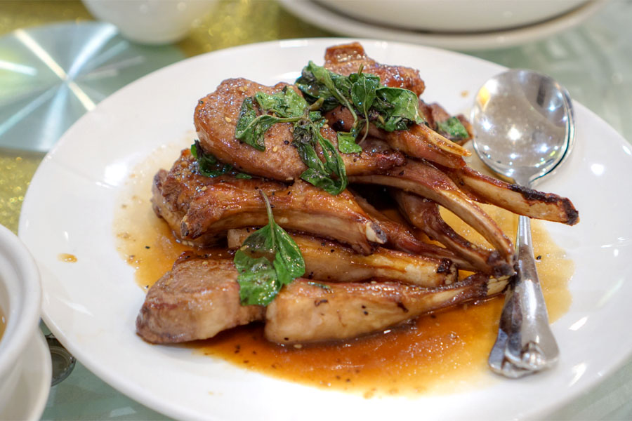 Pan-fried Lamb Chop with Basil (Six Pieces)