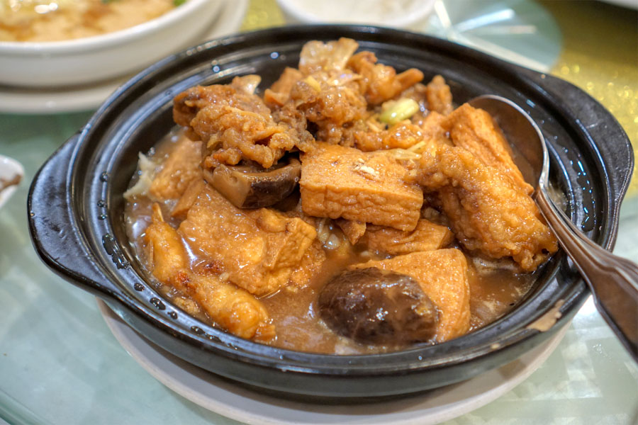 Braised Fish Head with Tofu in Casserole