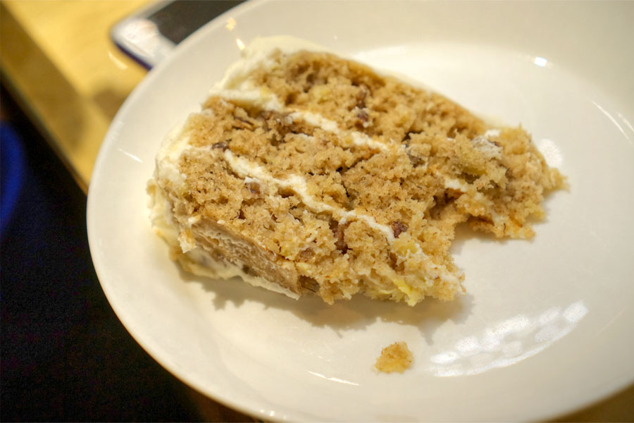 Hummingbird Cake (Slice)