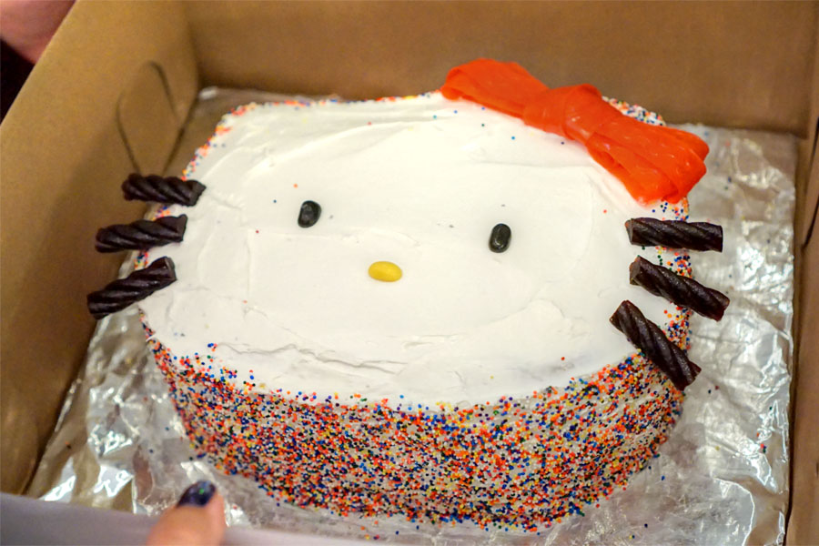 Hello Kitty Cake