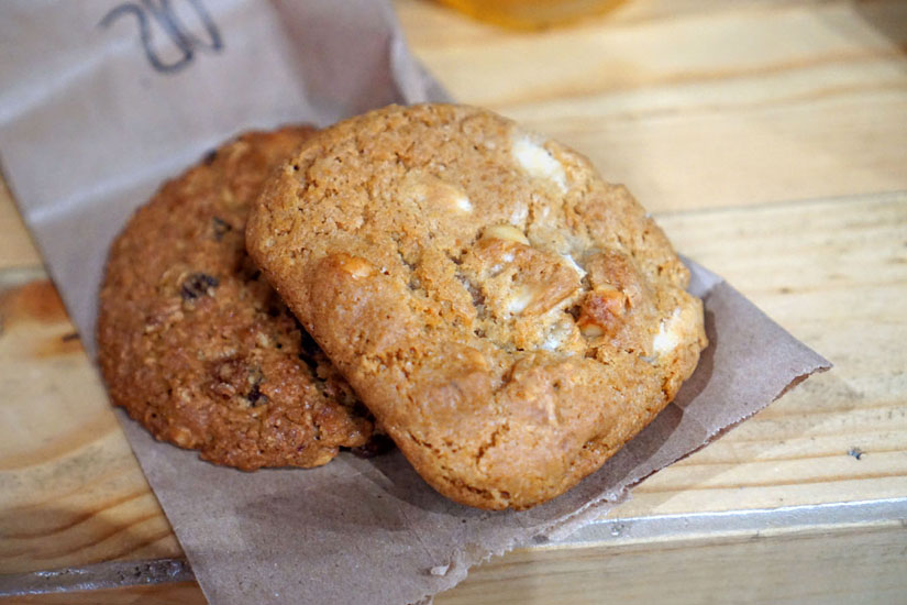 Oatmeal Raisin Cookie & White Chocolate Macadamia Cookie