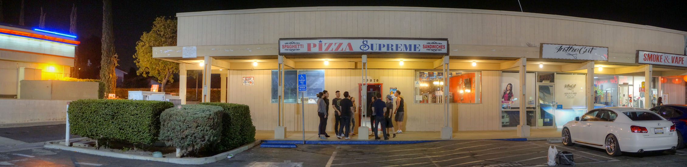 Pizza Supreme Exterior