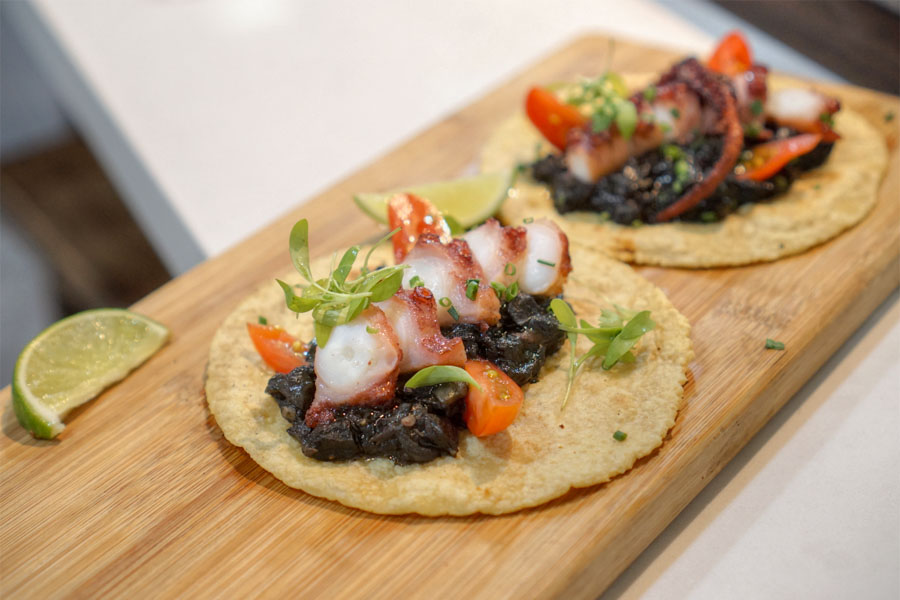 Tacos de Pulpo en su Tinta