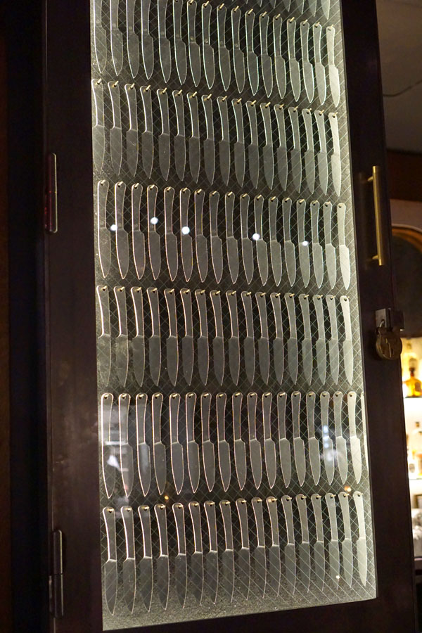 APL Knife Display Case