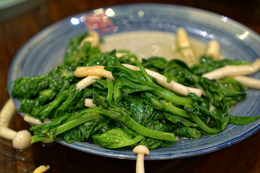 Stir Fried Pea Sprouts with Mushrooms