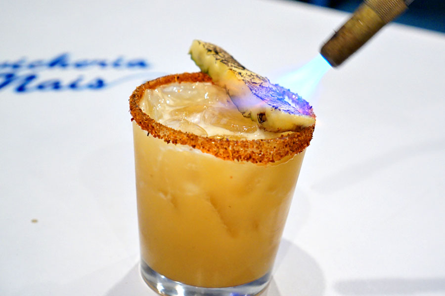 Piña Tatemada (Being Torched)