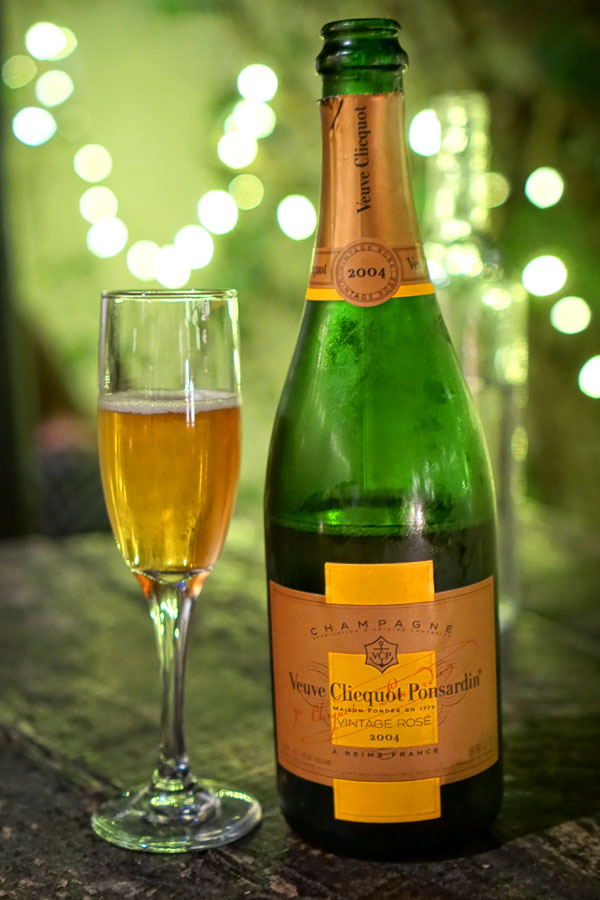 2004 Veuve Clicquot Ponsardin Champagne Brut Rosé Vintage